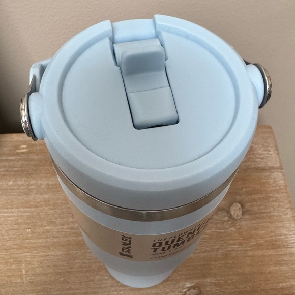 NEW Stanley Tumbler with Handle 30oz - Soft Blue - Picture 6 of 12